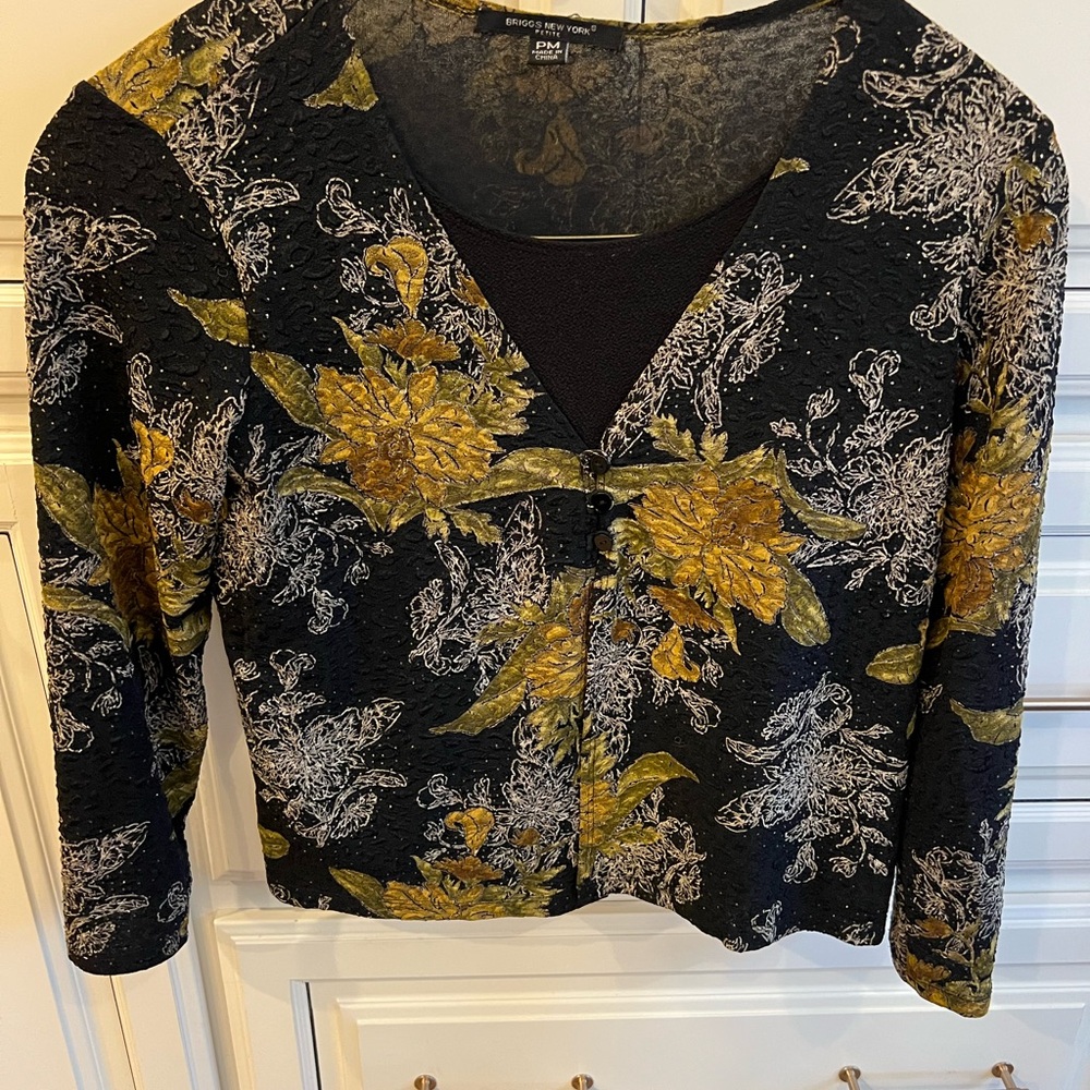 Briggs New York Petite Floral Black and Gold Top
